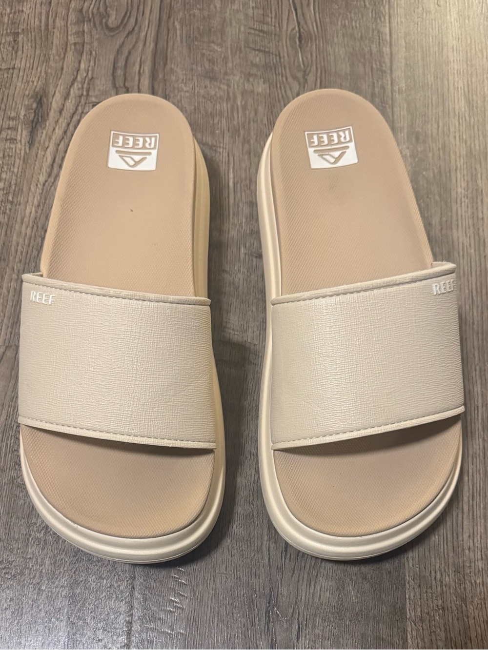REEF Women’s Cushion Bondi Bay Platform Slides  Size 11✨